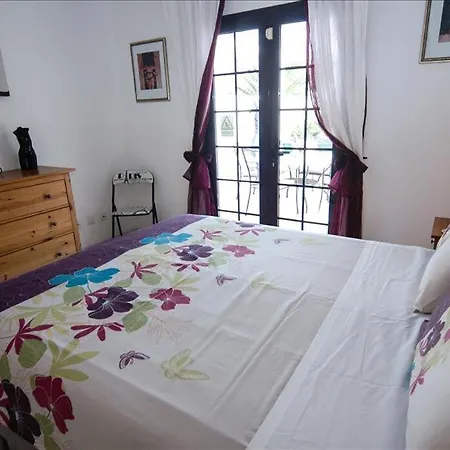 In Playa Blanca Sleeps 4 Includes Swimming Pool And Wifi Playa Blanca (Lanzarote)