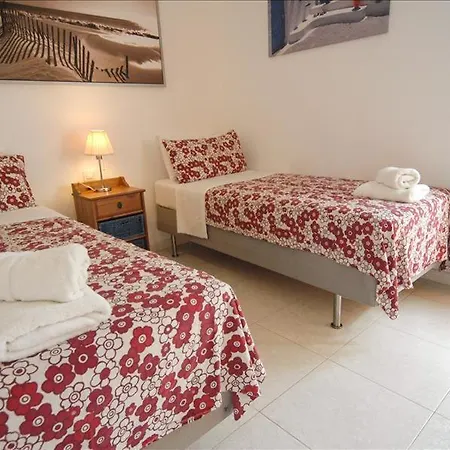 In Playa Blanca Sleeps 4 Includes Swimming Pool And Wifi Villa Playa Blanca (Lanzarote)