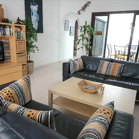 In Playa Blanca Sleeps 4 Includes Swimming Pool And Wifi 빌라 *